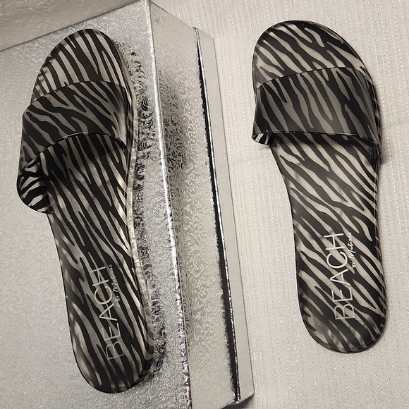 Shoes - BEACH WOMEN'S ZEBRA PRINT SLIDES